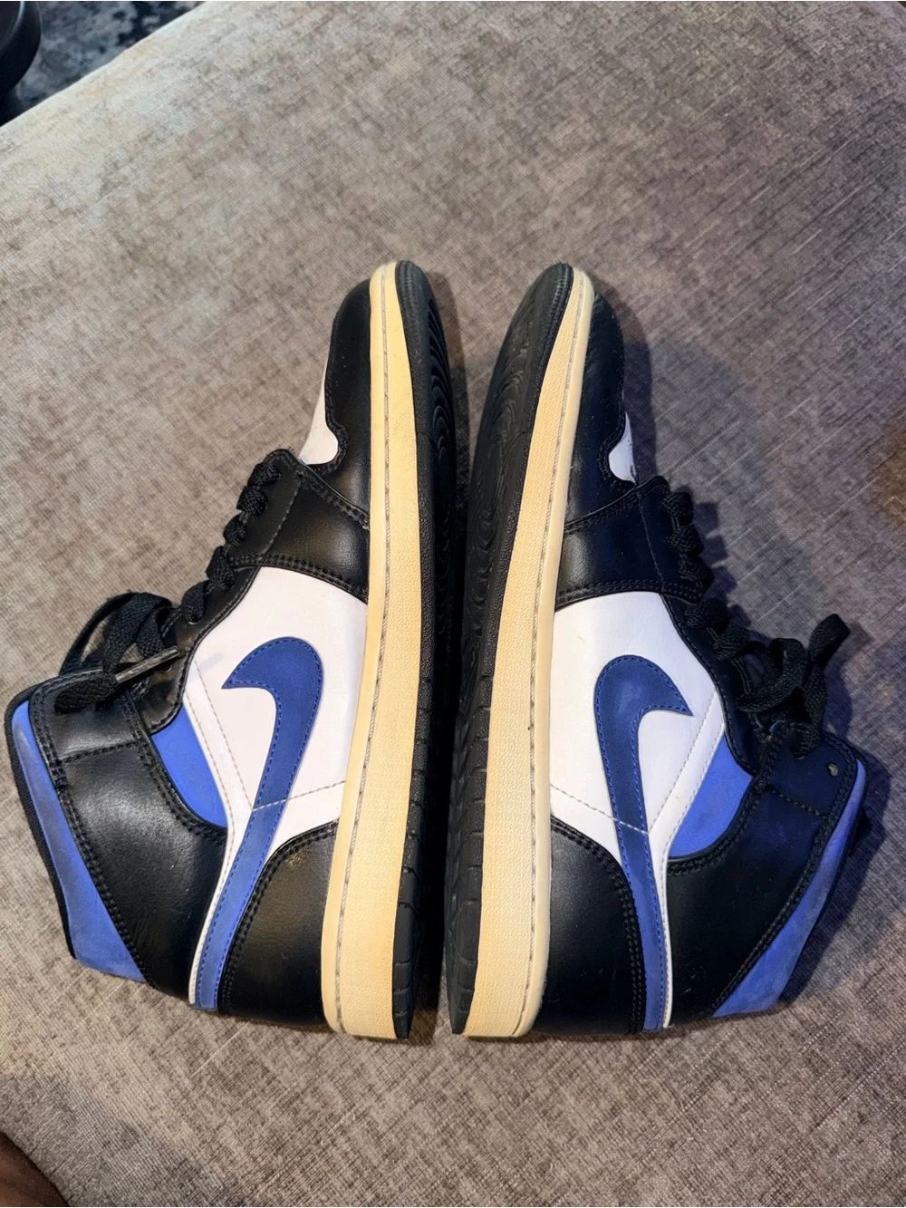 Air Jordan 1 Mid‎ Hyper Royal Black White Men’s Size 8
